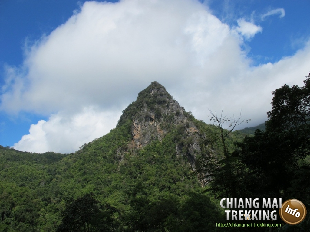 Day Trip Chiang Dao Cave & Doi Luang Chiang Dao Mountain | Chiang Mai Trekking | The best trekking in Chiang Mai with Piroon Nantaya