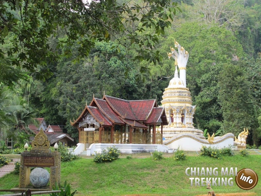 Day Trip Chiang Dao Cave & Doi Luang Chiang Dao Mountain | Chiang Mai Trekking | The best trekking in Chiang Mai with Piroon Nantaya